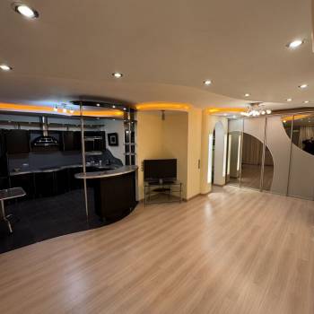 Сдается 2-х комнатная квартира, 70 м²
