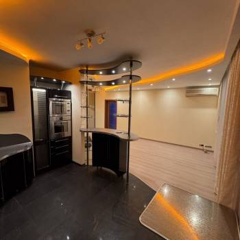 Сдается 2-х комнатная квартира, 70 м²