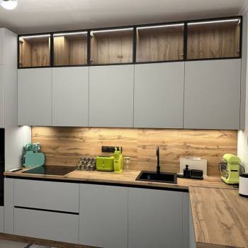 Сдается 2-х комнатная квартира, 583 м²