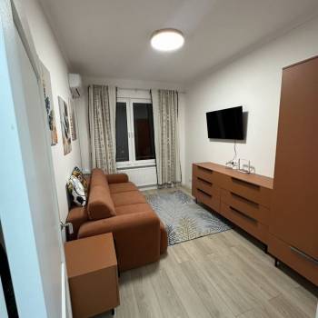 Сдается 2-х комнатная квартира, 583 м²