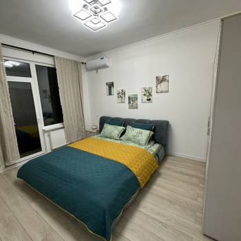 Сдается 2-х комнатная квартира, 583 м²