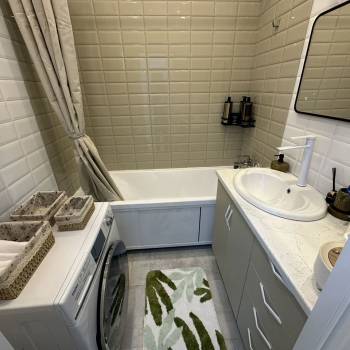 Сдается 2-х комнатная квартира, 583 м²