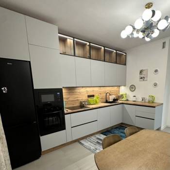 Сдается 2-х комнатная квартира, 583 м²