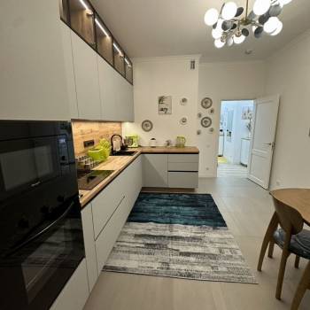 Сдается 2-х комнатная квартира, 583 м²