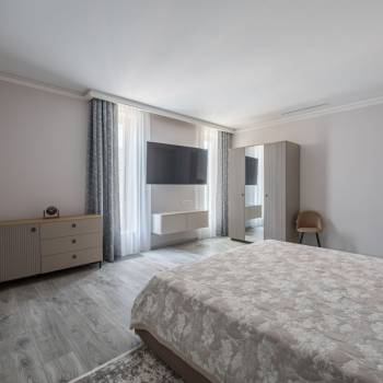 Сдается 2-х комнатная квартира, 83 м²