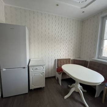 Сдается 1-комнатная квартира, 38 м²
