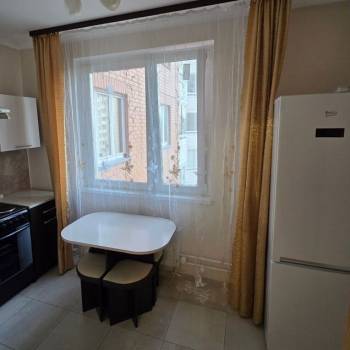 Сдается 1-комнатная квартира, 40 м²