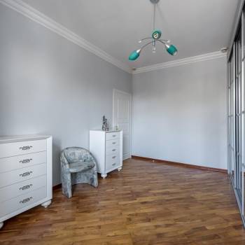 Продается Многокомнатная квартира, 115,3 м²