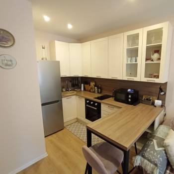 Продается 1-комнатная квартира, 32 м²