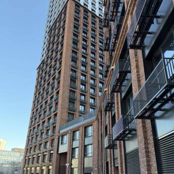 Продается 1-комнатная квартира, 43,6 м²