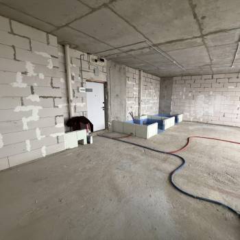 Продается 1-комнатная квартира, 63,5 м²
