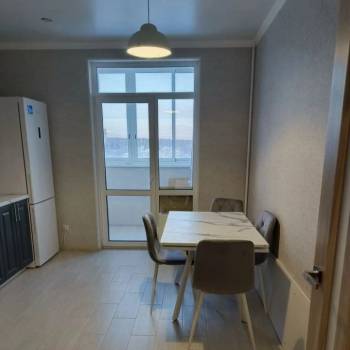 Продается 1-комнатная квартира, 41 м²