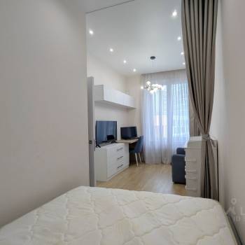 Продается 1-комнатная квартира, 32 м²