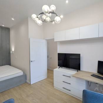 Продается 1-комнатная квартира, 32 м²