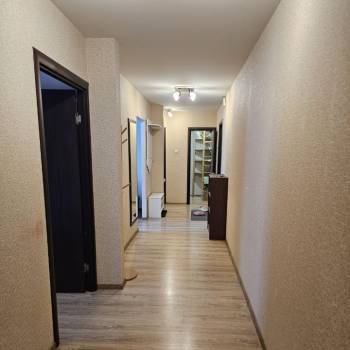 Продается Многокомнатная квартира, 87,4 м²