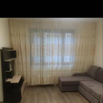 Сдается 1-комнатная квартира, 38 м²