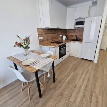 Сдается 1-комнатная квартира, 42 м²