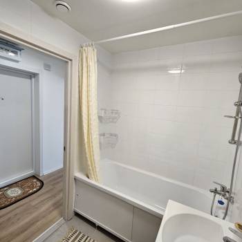 Сдается 1-комнатная квартира, 42 м²