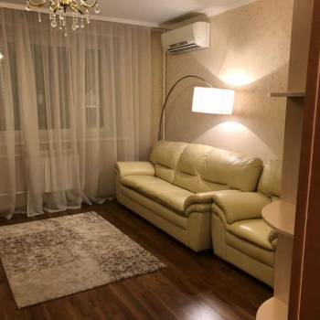 Сдается 1-комнатная квартира, 50 м²