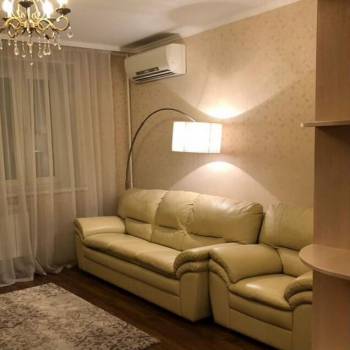 Сдается 1-комнатная квартира, 50 м²