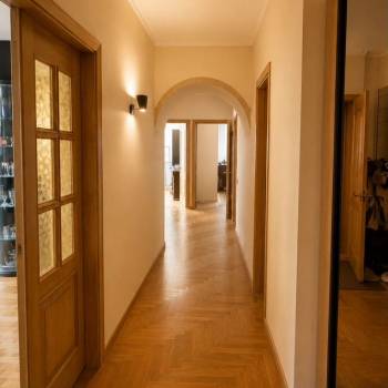 Продается Многокомнатная квартира, 109,6 м²