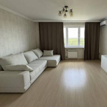 Продается 1-комнатная квартира, 40 м²
