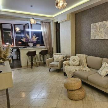 Продается 3-х комнатная квартира, 130 м²