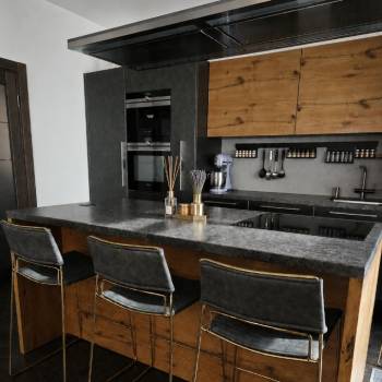 Продается Многокомнатная квартира, 107 м²