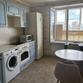 Сдается 1-комнатная квартира, 37 м²