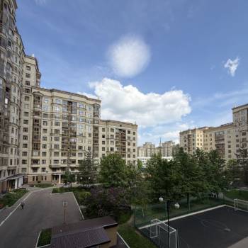 Продается 1-комнатная квартира, 52,2 м²