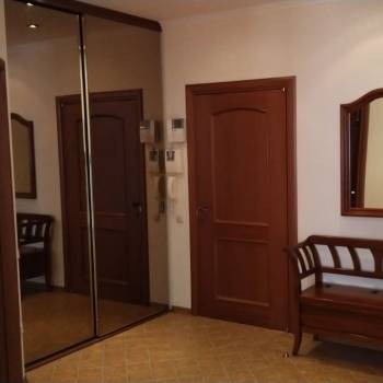 Продается Многокомнатная квартира, 180,5 м²