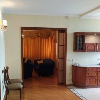 Продается Многокомнатная квартира, 180,5 м²