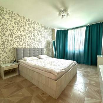 Продается 1-комнатная квартира, 46 м²
