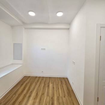 Продается 1-комнатная квартира, 10,8 м²