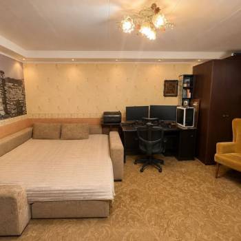 Продается 1-комнатная квартира, 32 м²