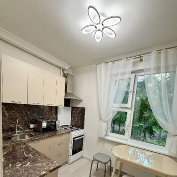 Сдается Многокомнатная квартира, 60 м²