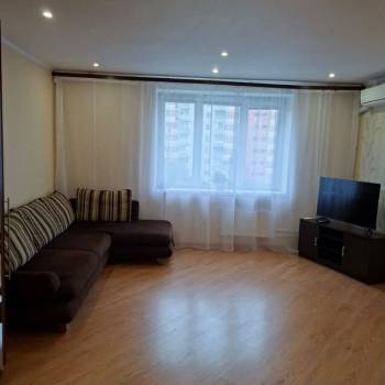 Сдается 1-комнатная квартира, 52 м²