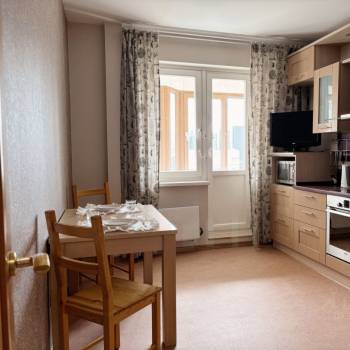 Сдается 2-х комнатная квартира, 78 м²