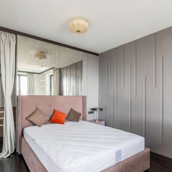 Сдается 1-комнатная квартира, 49,3 м²
