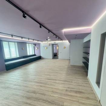 Сдается Нежилое помещение, 130 м²