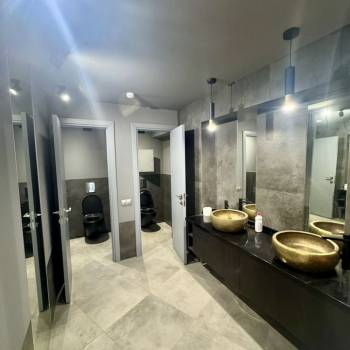 Сдается Нежилое помещение, 130 м²