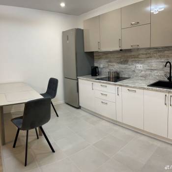 Сдается 1-комнатная квартира, 49 м²