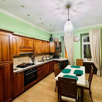 Сдается 2-х комнатная квартира, 83 м²