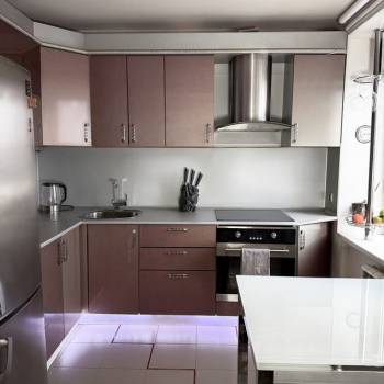 Продается 1-комнатная квартира, 32 м²