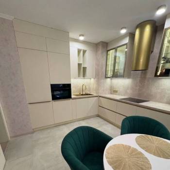 Продается Многокомнатная квартира, 116 м²