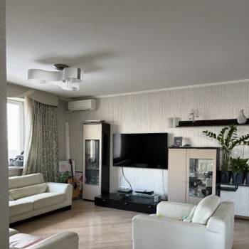 Продается Многокомнатная квартира, 175,5 м²