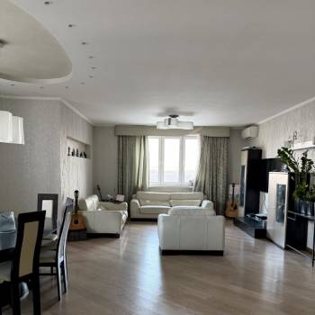 Продается Многокомнатная квартира, 175,5 м²