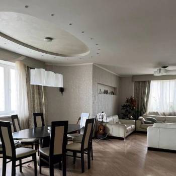 Продается Многокомнатная квартира, 175,5 м²