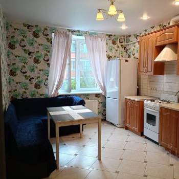 Сдается 2-х комнатная квартира, 75 м²