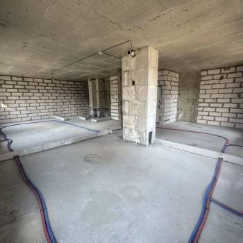 Сдается 1-комнатная квартира, 90 м²